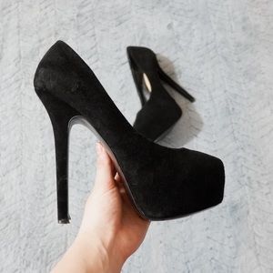 🖤Steve Madden Essential Black Suede Pumps🖤
